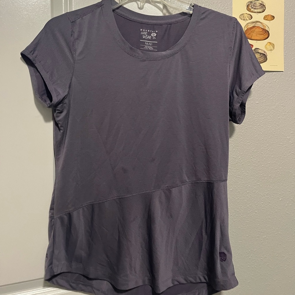 Mountian Hardwear shirt